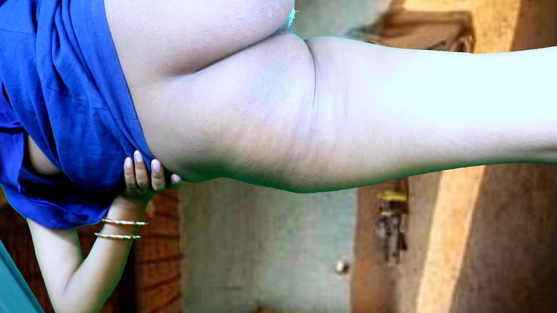 Rakul008: 아주 수줍은 바비와 위험한 공개 섹스