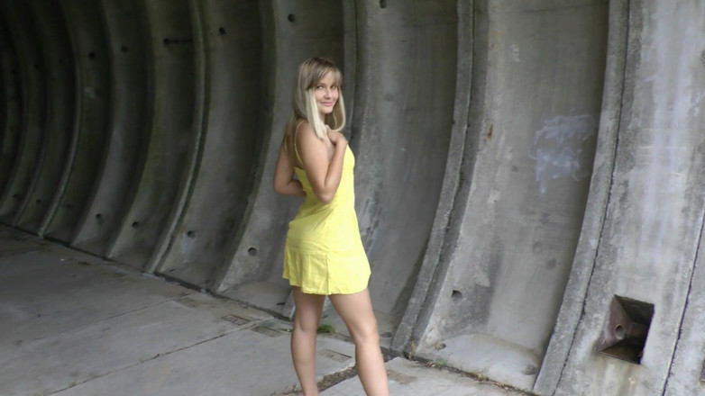 Dirty fantasy: Amateur Teen Stepdaughter Masturbates in Outdoor