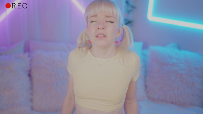 Jolie Lyon: Učitel mi šuká kundičku před kamerou