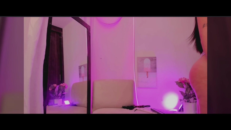 Maryann_jones: 我喜欢你在我的屁股上留下标记，你以为我的屁股是为你而来的