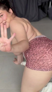 撸管指挥我的大奶子