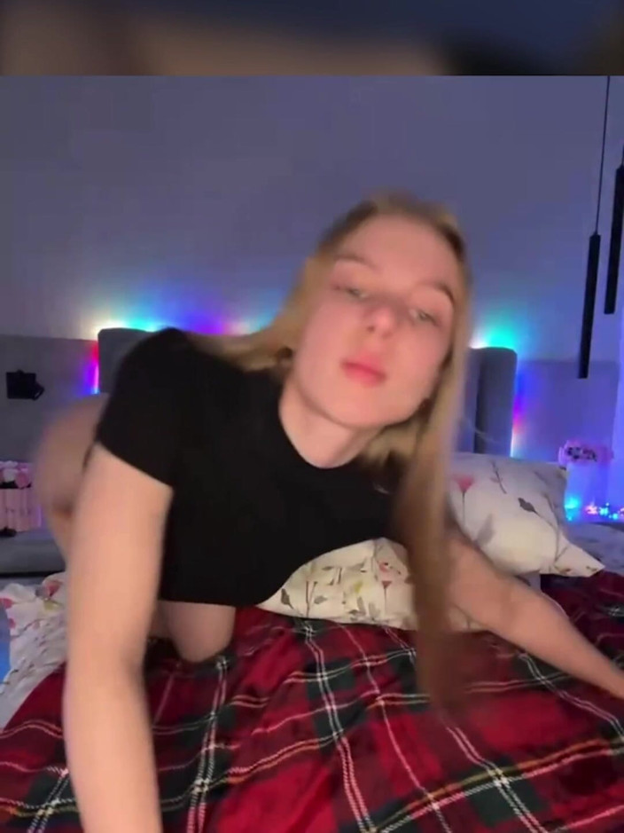 JuiceLussie: Bláznivý fisting těsná kundička a anální šukání