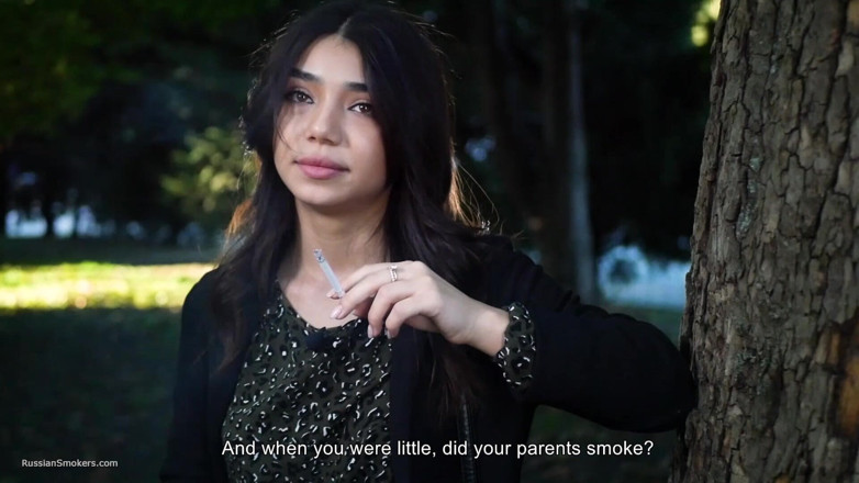 Russian Smokers: Rozhovor se kouřením se Zarinou
