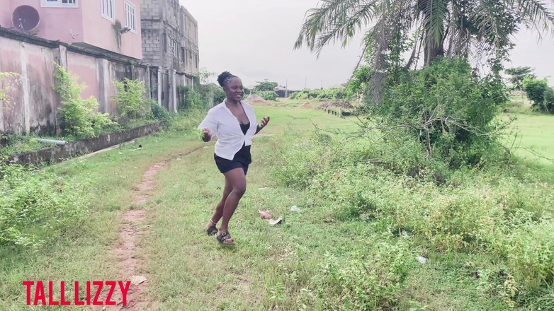 Tall_lizzy23: Студент коледжу в недобудованій будівлі