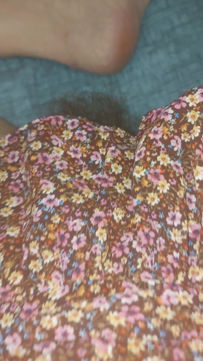 GinnaGg: Watch Me Put a Tampon in My Super Hairy Pussy