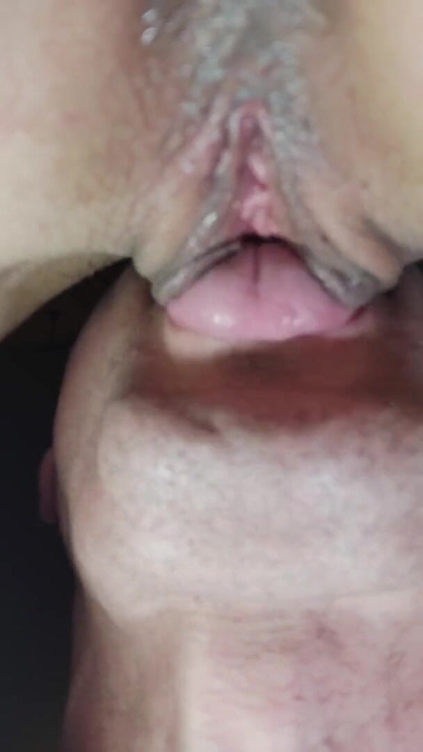 Wet Pussy Fuck: Teen's wet pussy is licked dripping pussy close up