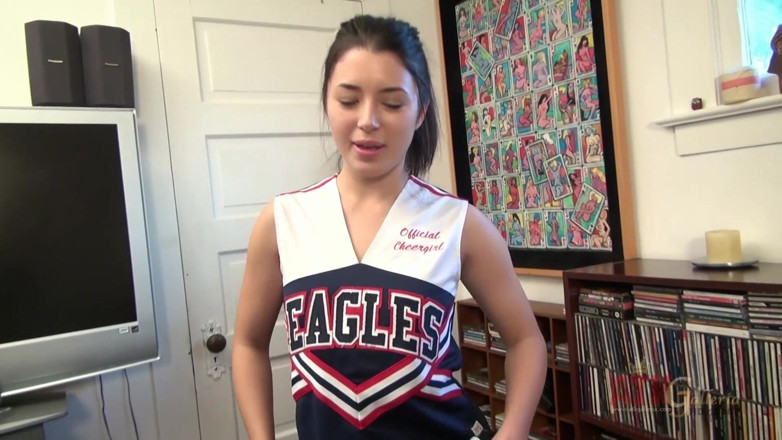 ATKIngdom Fans: Cute asian babe is on fire
