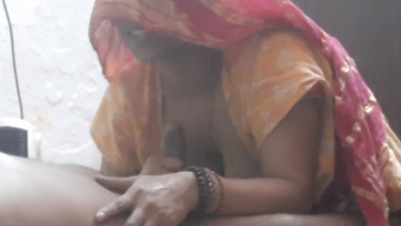 Busty Banuu: Bhabhi Ki Behan Ne Lund Chuse Gali Dekar