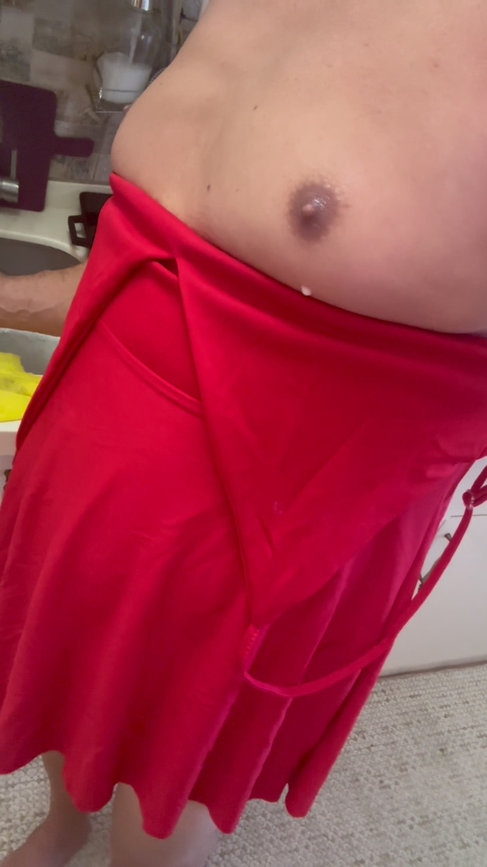 cd_aysemmm: O leite está fluindo dos meus mamilos! Eu estou me...