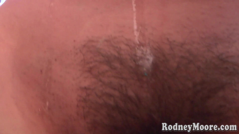 Horny Hairy Girls: Büyük memeli ve büyük kıllı dudaklı yarak aç kız