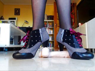 Angieholics Braingasms: टखने के जूते पहनी मेरी सेक्सी पिन के साथ डिल्डो से चुदाई