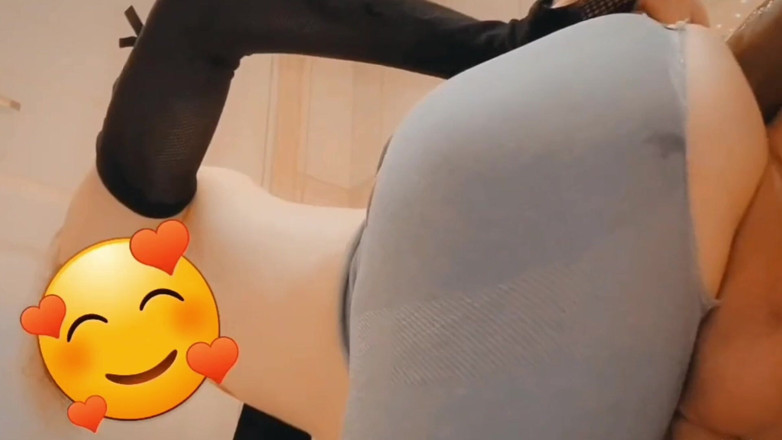 TiSIssyTi: Sissy Femboy Rips Spodnie i Graj dupą i Big Cock -...