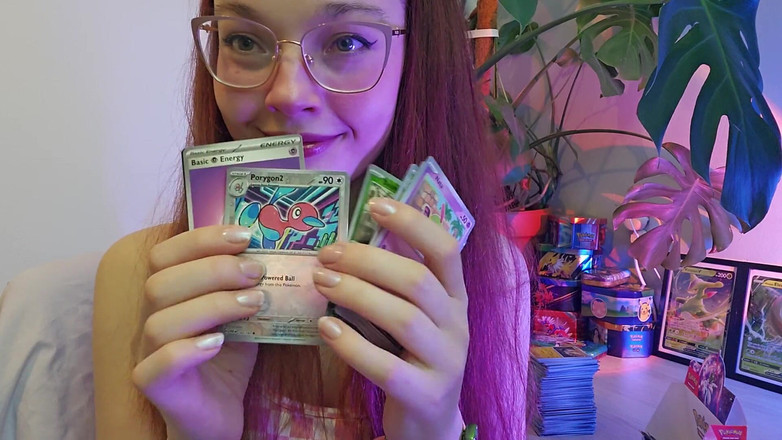 petitesubkitten: 귀여운 빨간 머리를 당기는 Asmr 장난감