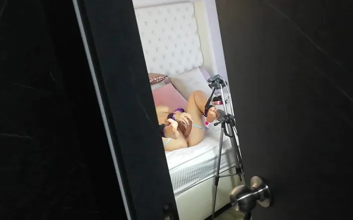 Lia Hurt: Un fan guarda mentre sono in mostra - Grande orgasmo