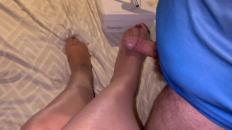 CoppiaCollant: With the Smartphone I Film My Husband Cumming My Veiled...