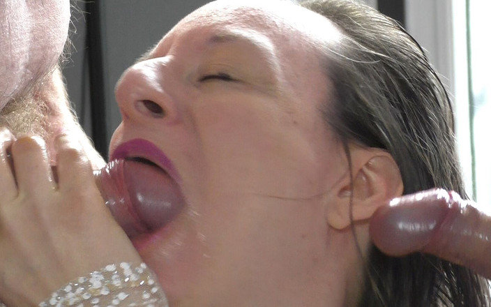 Laureen pink & friends: 丰满的色情壮举。Gundula