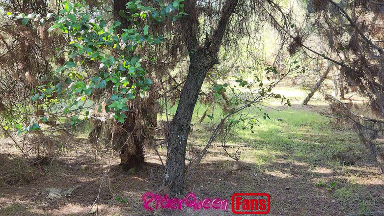 Riderqueen BBW Step Mom Latina Ebony: Riderqueen da sola all'aperto