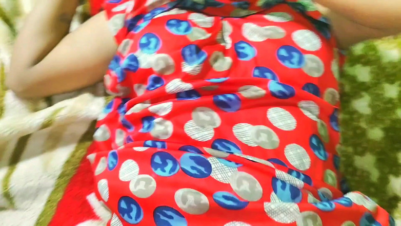 Meerut: 疯狂的 Xyz 德西当地农村青少年女友和男友 xxx 视频，印度美丽的乡村女友和男友性爱 vide