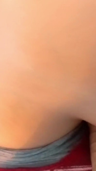 Ich liebe das gefühl von warmem sperma in meiner yogahose! aber was wird mein Trainer sagen?