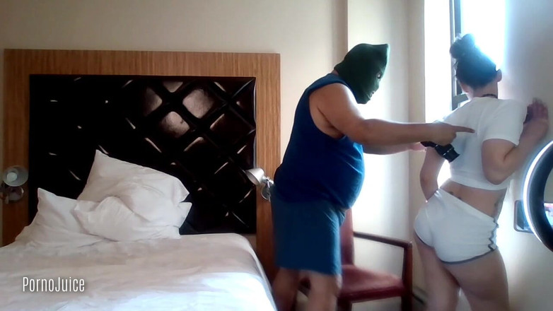 PornoJuice: Karma dostane své první černé šukaní