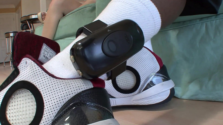 EroticPlanet XXX: Sexy holka jezdí na masivním velkém černém péru tvrdě