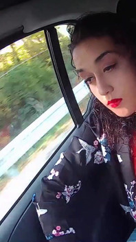 Turecká teenagerka Jasmin Babe na cestě k její další gangbang párty
