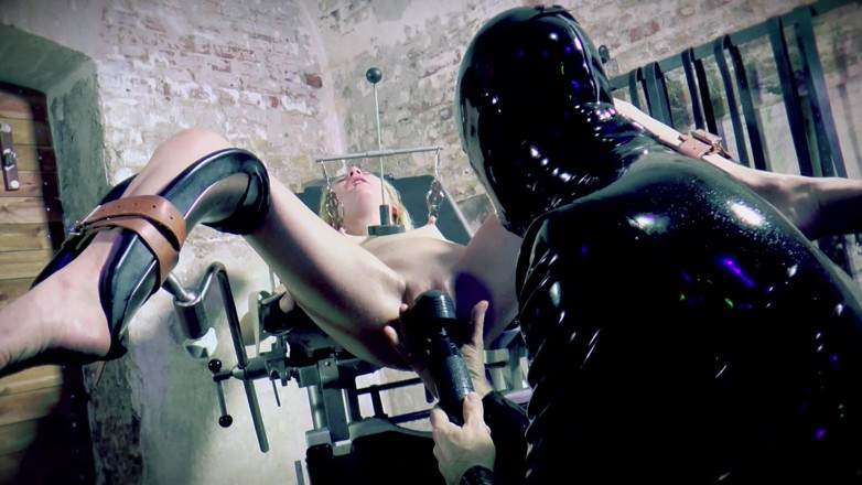 Fetish Artcore: Blonde chick gets punished and gives hard squirt