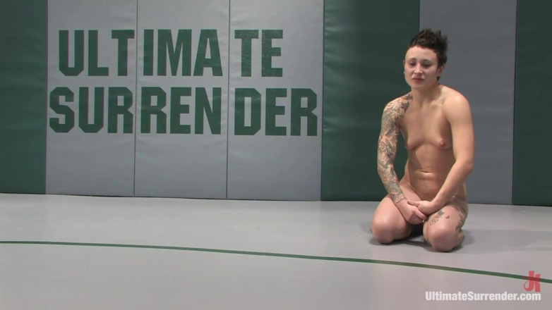 Ultimate surrender by Kink: Syd Blakovich, la pesadilla (10-2) vs Devi Lynne Spartica (0-2)