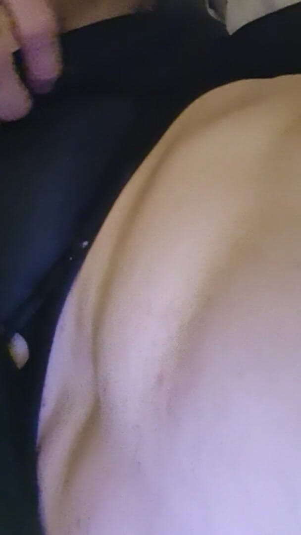 Girlie Simone: Ladyboy spielt