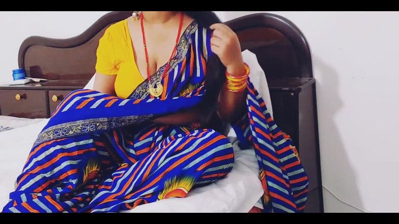 Desi Club House: Bhabhi India berkongkek nakal dengan adik iparnya dalam cakap kotor