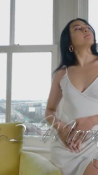 Mimi 2 Moonlight šuká svou mokrou kundičku
