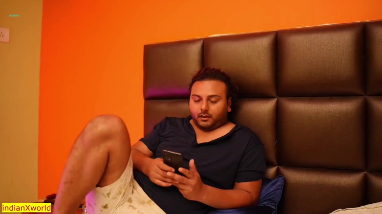Indian Xshot: Šéf šuká moji nevinnou manželku! Indický kancelářský sex