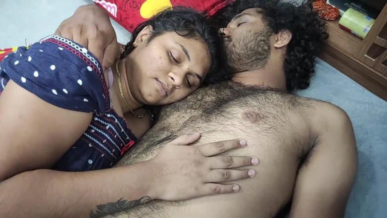 Vaigavarun45: Mallu la moglie traditrice ha del sesso romantico caldo con...
