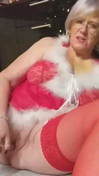 Cette mamie allemande a le Noël le plus sexy avec beaucoup de plaisir !