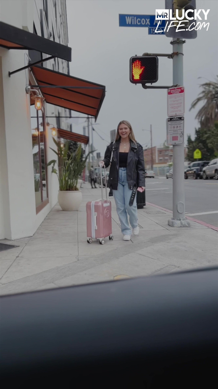 MrLuckyLife: Angie Faith Arrives in La