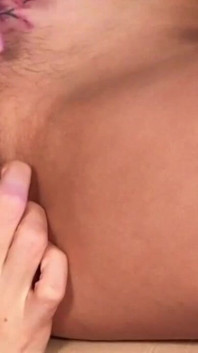 흥분한 레즈비언들이 서로의 성기를 탐닉한다