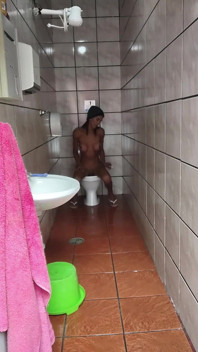 Daniela în baie