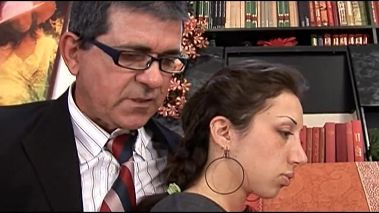 My Dirty Family: 悪いStepdad前髪彼女の少しと甘い小さな継娘