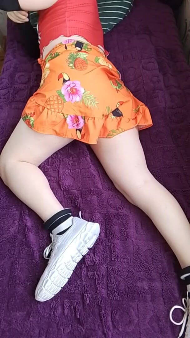 Kitty_Cross: La hora de acostarse Femboy caliente solo quiere una buena...