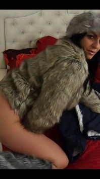 Milfycalla - masturbiert, während ich Pelzmantel und Glänzende high Heels trage 205 ich liebe es, zu masturbieren, während ich meine Jacken, Pelz trage