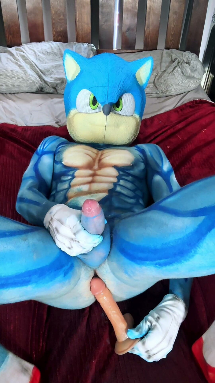 PicAsssHole: Sonic neukt zichzelf met een dildo