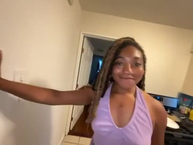 Fijii pornbox: Piccola ebano figi pornobox in tacchi twerking