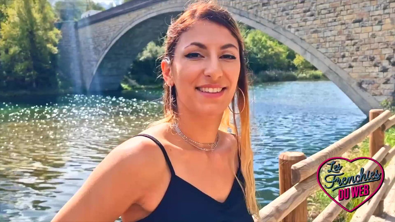 The Frenchies of the web: Stella, seorang submisif yang suka dikongkek mulutnya