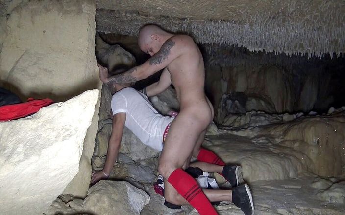Gaybareback: Kevin трахнула в задницу порнозвезда John Strap