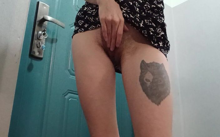 Lesbian-illusion: Minha secretária magra em um vestido curto e salto alto...