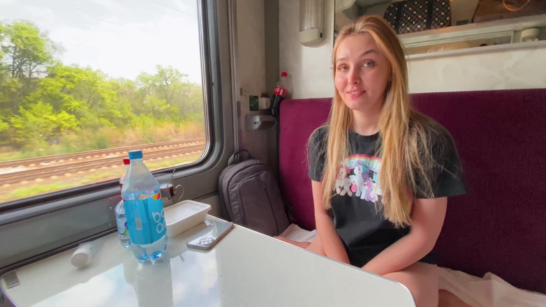Alina Rai: Pieprzony kolega podróżnik w pociągu ... - Masz męża? Tak! Boże, co...