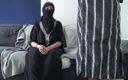 Souzan Halabi: Esposa árabe tem um grande problema com maridos com pau pequeno