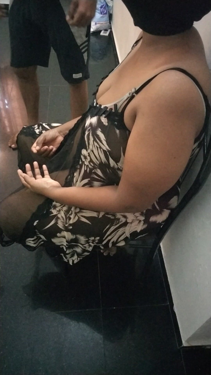 Tamil lesbian: Nueva tía gordita hablando casual