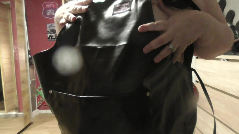 tammara big: My New Rubber Apron
