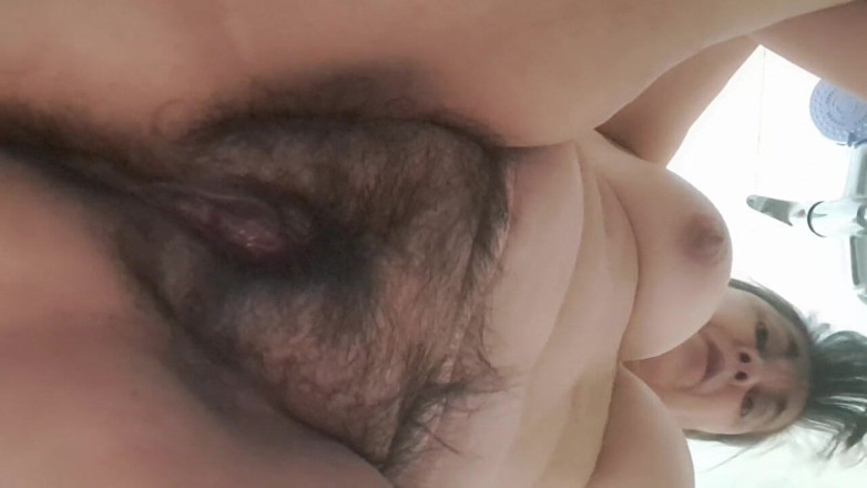Mommy big hairy pussy: Belle-mère sexy, chatte poilue, POV